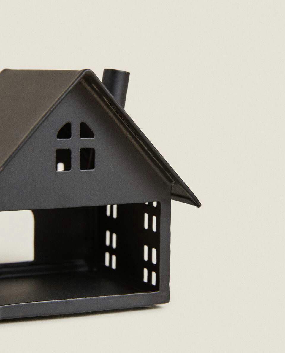 CHRISTMAS HOUSE DECORATION