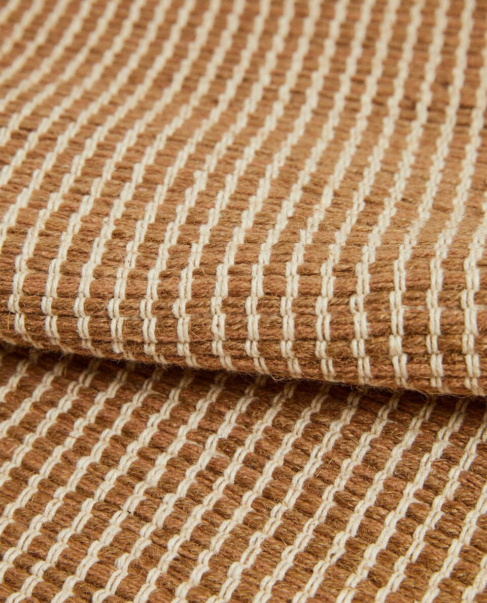 NON-SLIP STRIPED JUTE RUG