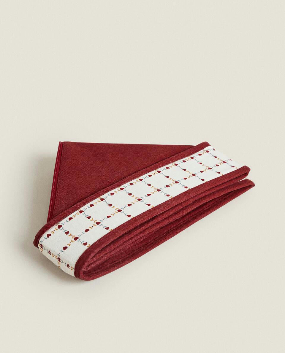 CHRISTMAS STORAGE BOX WITH HEARTS