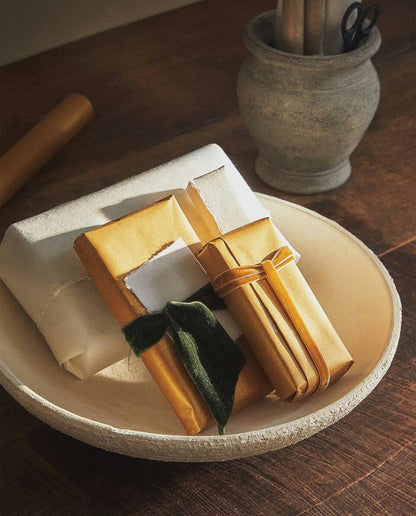 GOLD CHRISTMAS WRAPPING PAPER