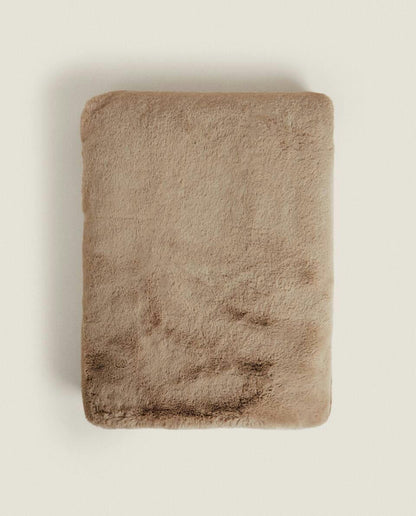 DOUBLE-TEXTURED FAUX FUR BLANKET