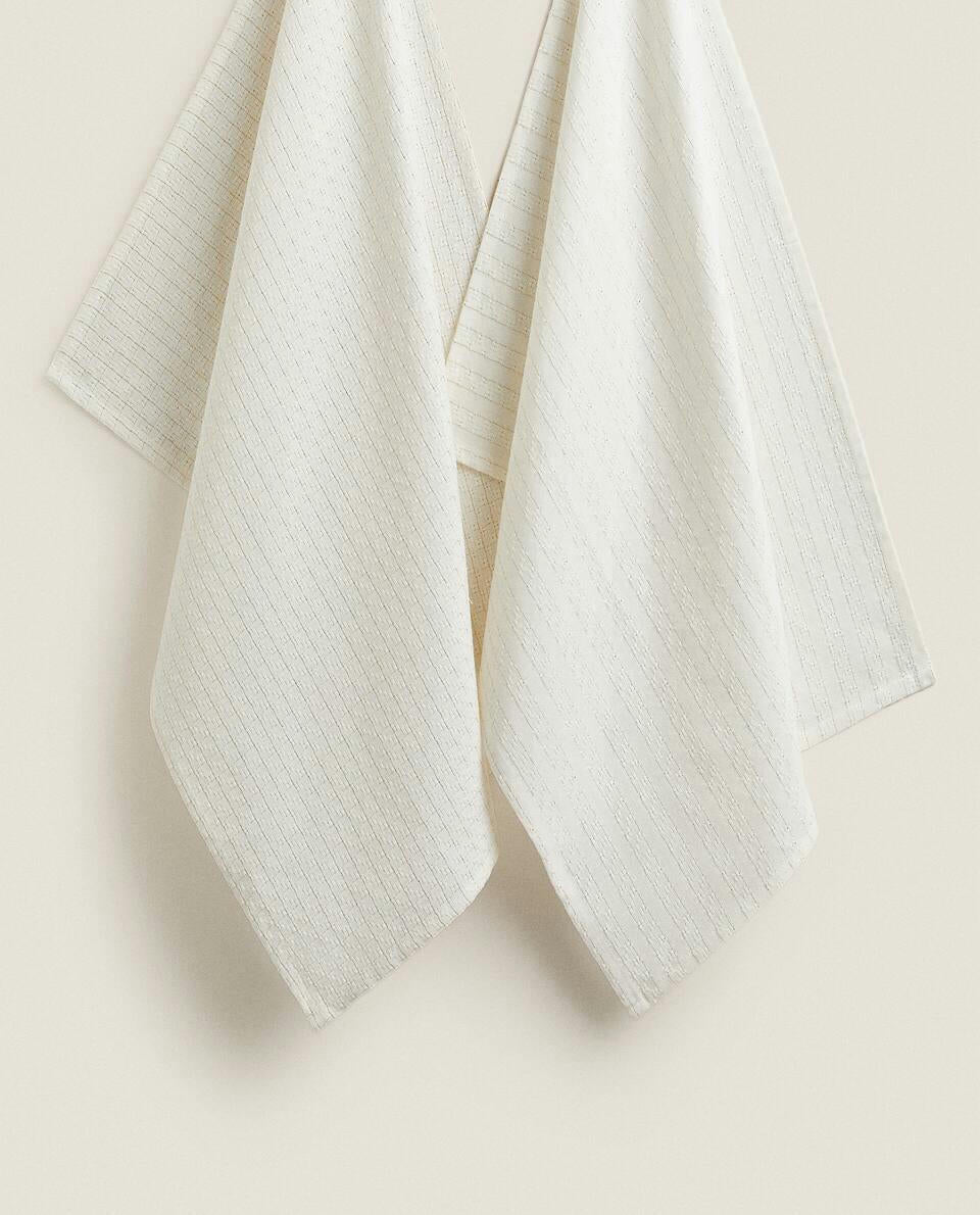 PACK OF SPARKLY CHRISTMAS TEA TOWELS (PACK OF 2)