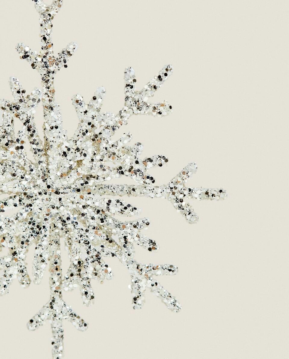 GLITTERY CHRISTMAS SNOWFLAKE DECORATION