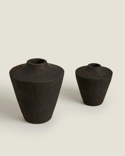 BLACK TERRACOTTA VASE