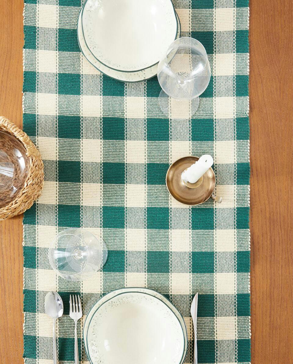 CHRISTMAS CHECK TABLE RUNNER