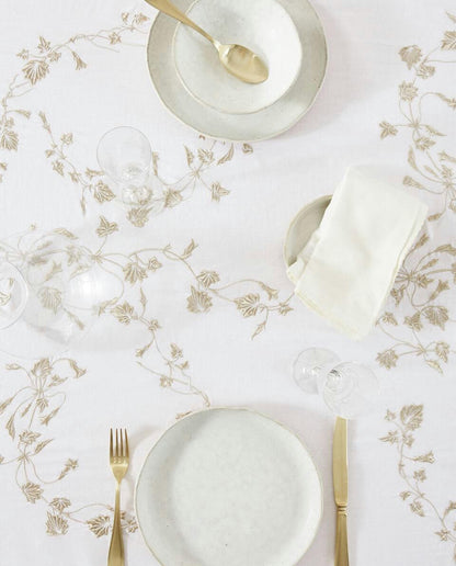 EMBROIDERED LINEN CHRISTMAS TABLECLOTH