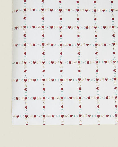 CHRISTMAS WRAPPING PAPER WITH HEARTS