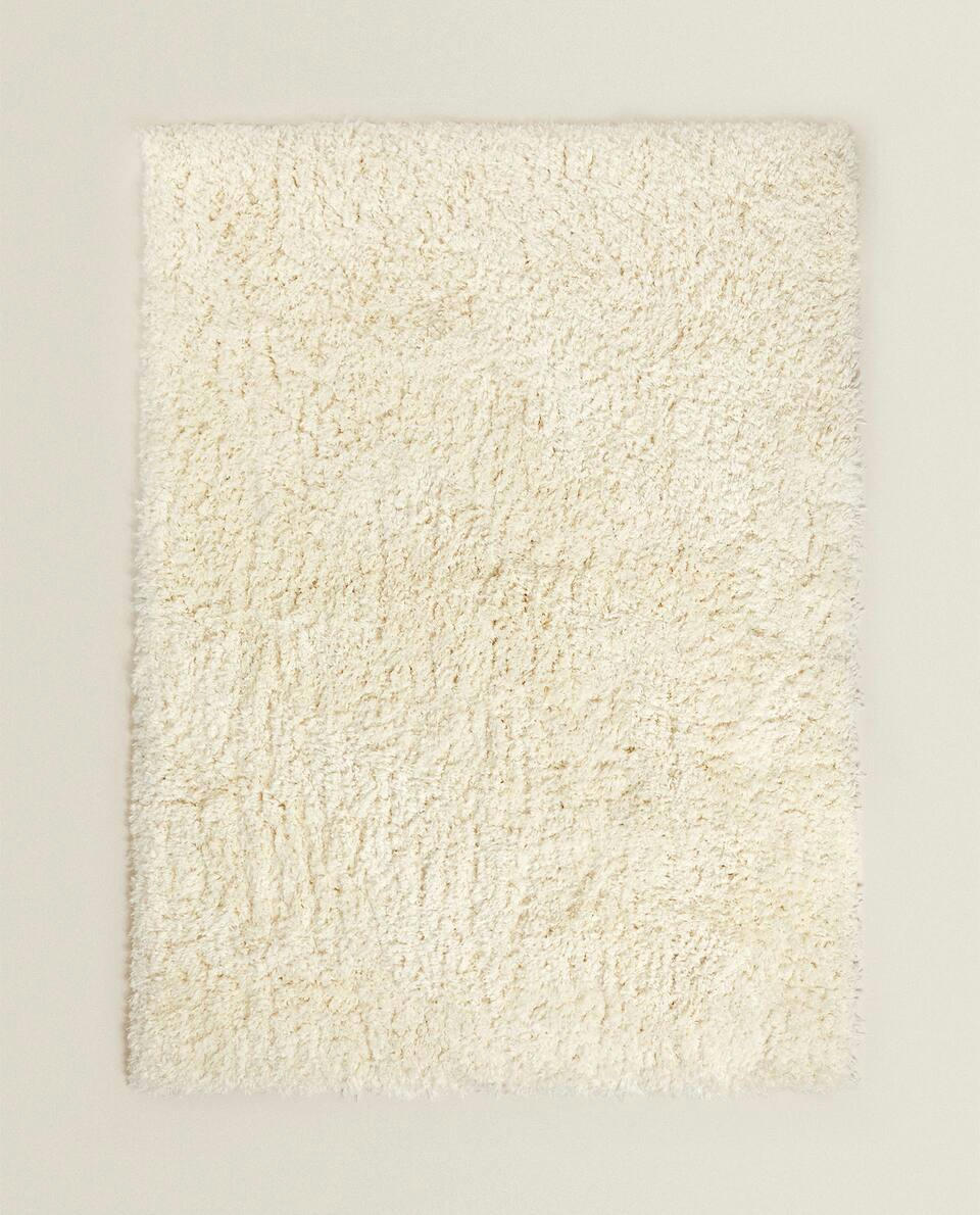 SOFT-TOUCH RUG