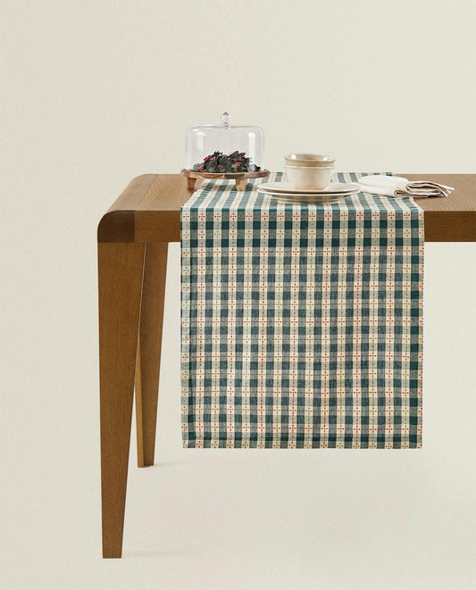 CHRISTMAS CHECK TABLE RUNNER
