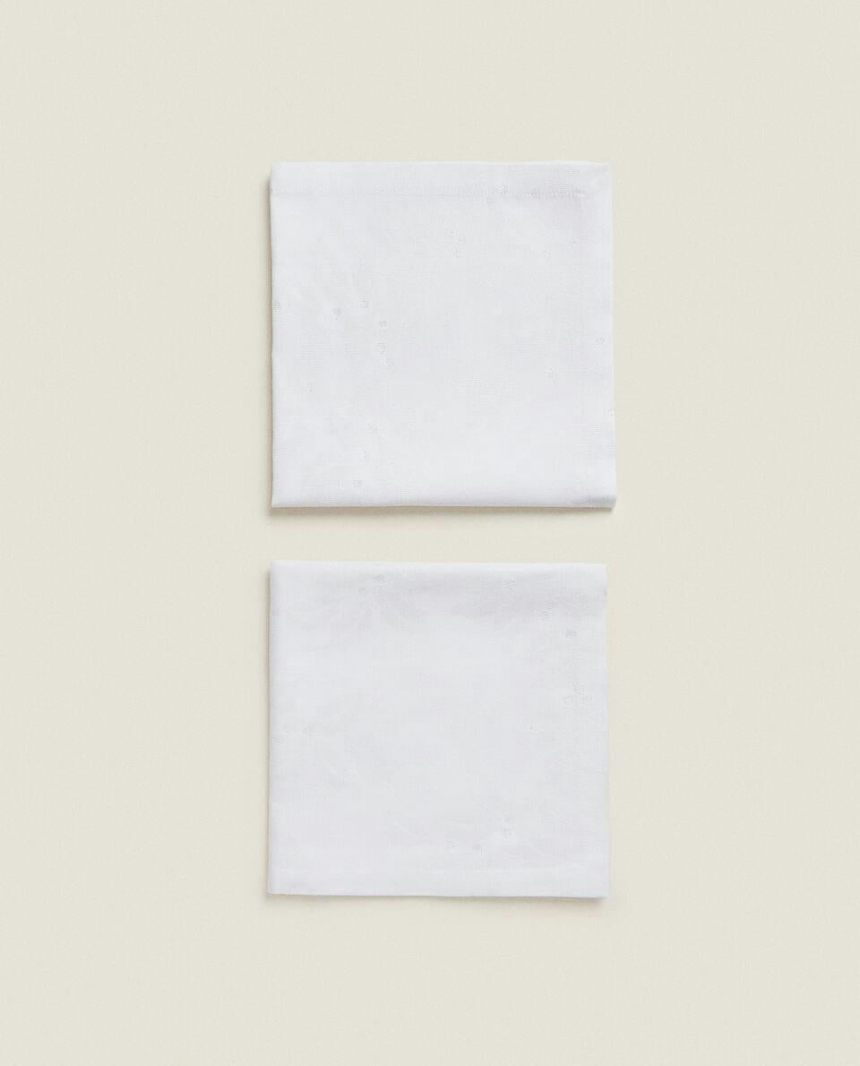 PACK OF GLITTERY CHRISTMAS FLORAL JACQUARD NAPKINS (PACK OF 2)