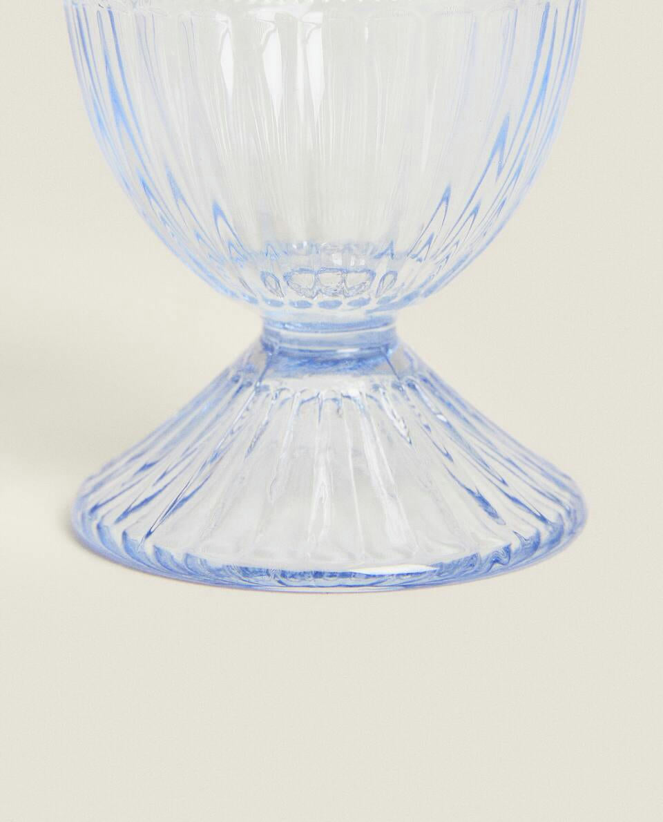 GLASS EGG CUP WITH RAISED DETAIL