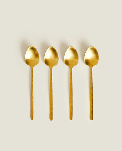 BOX OF 4 DESSERT SPOONS WITH HAMMERED HANDLE