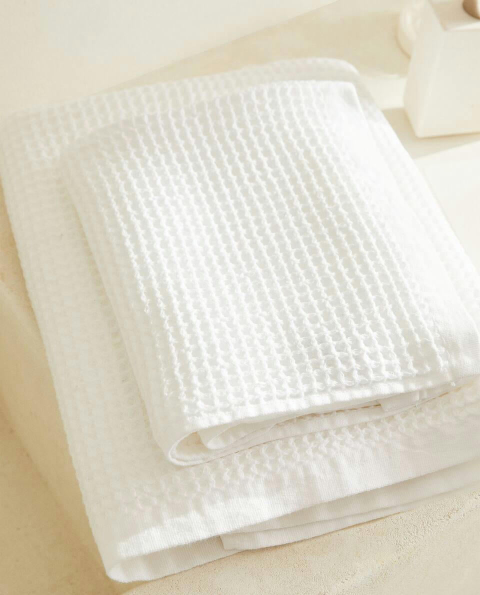 WAFFLE-KNIT COTTON TOWEL