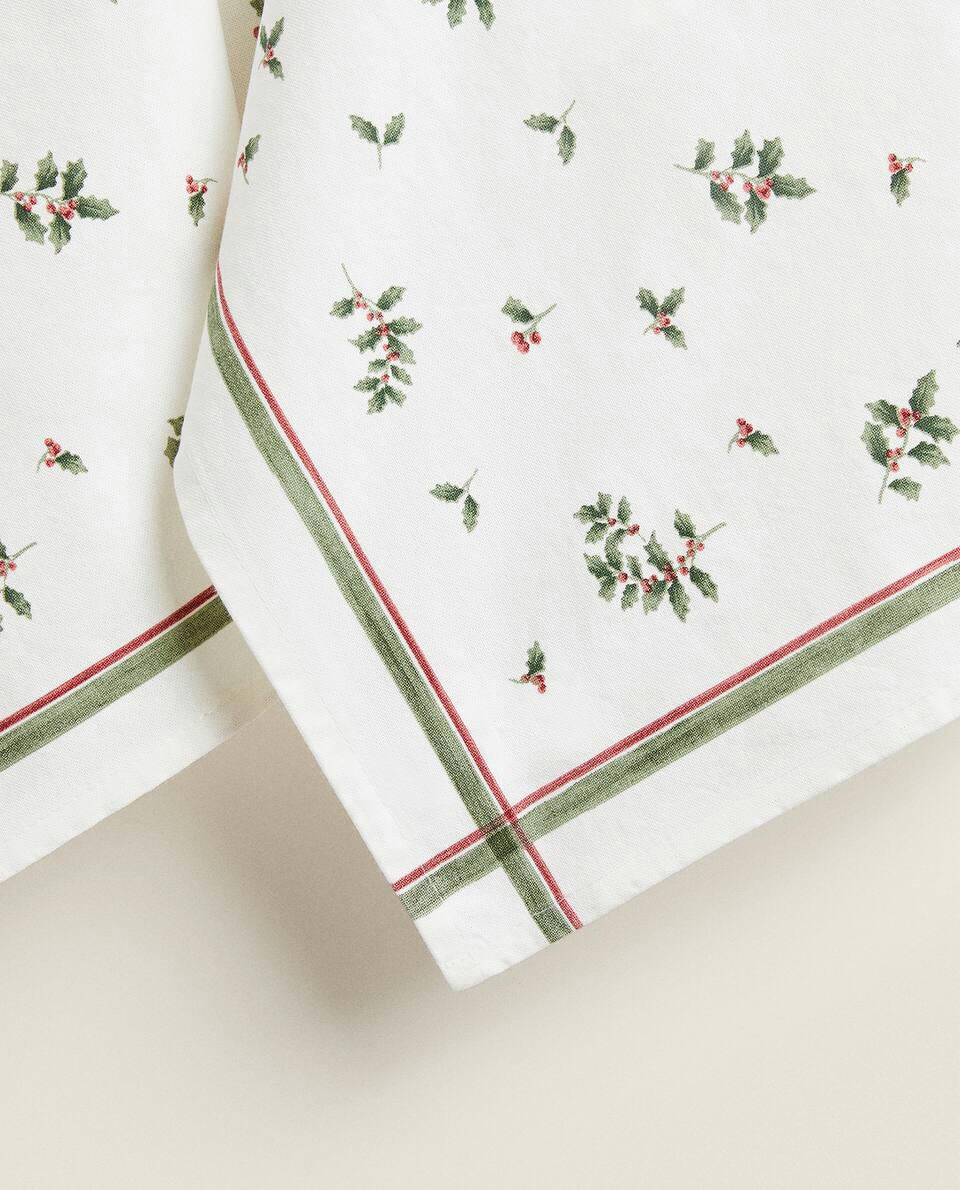 PACK OF COTTON CHRISTMAS HOLLY TEA TOWELS (PACK OF 2)