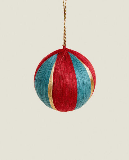BAUBLE CHRISTMAS DECORATION WITH THREADS