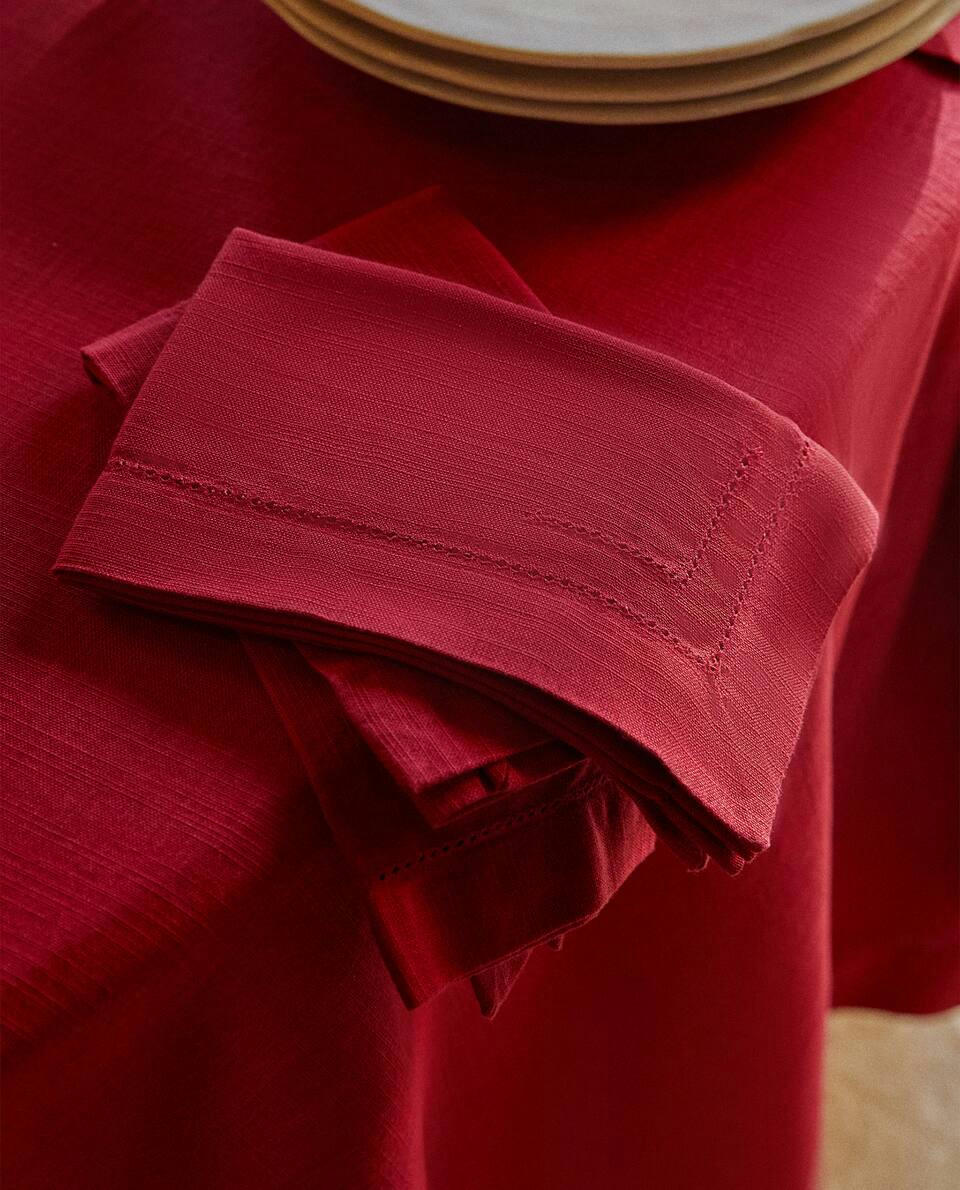 PACK OF HEMSTITCHED CHRISTMAS NAPKINS (PACK OF 2)