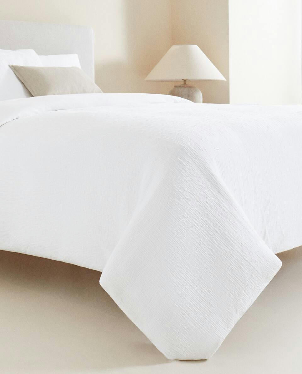 DUVET COVER WITH RAISED BEDSPREAD EFFECT
