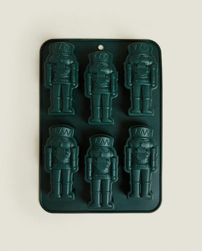 CHRISTMAS NUTCRACKER SILICONE BAKING MOULD