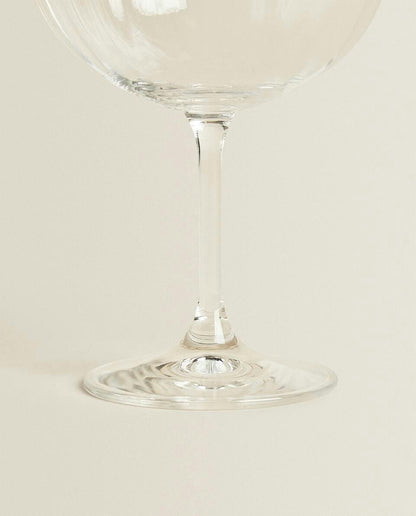 RAISED CRYSTALLINE WINE GLASS