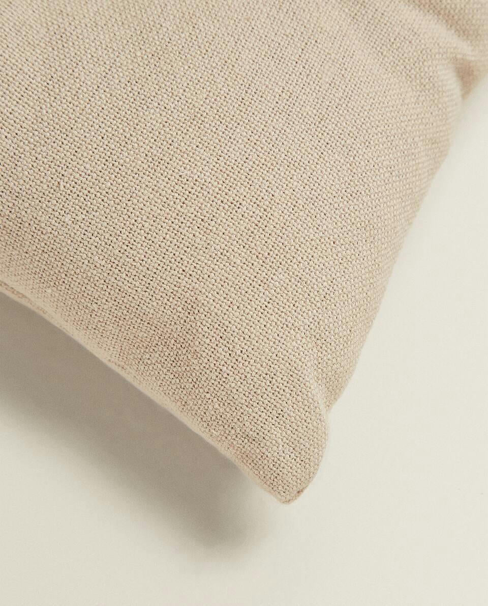 QUILTED CHAIR CUSHION WITH TIES