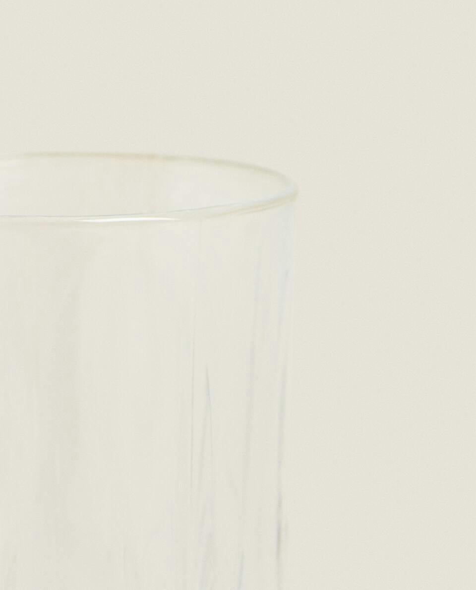 TALL GLASS WITH RAISED DESIGN