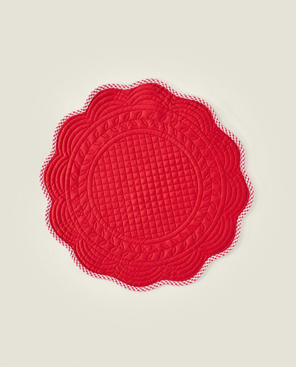 SCALLOPED COTTON CHRISTMAS PLACEMAT