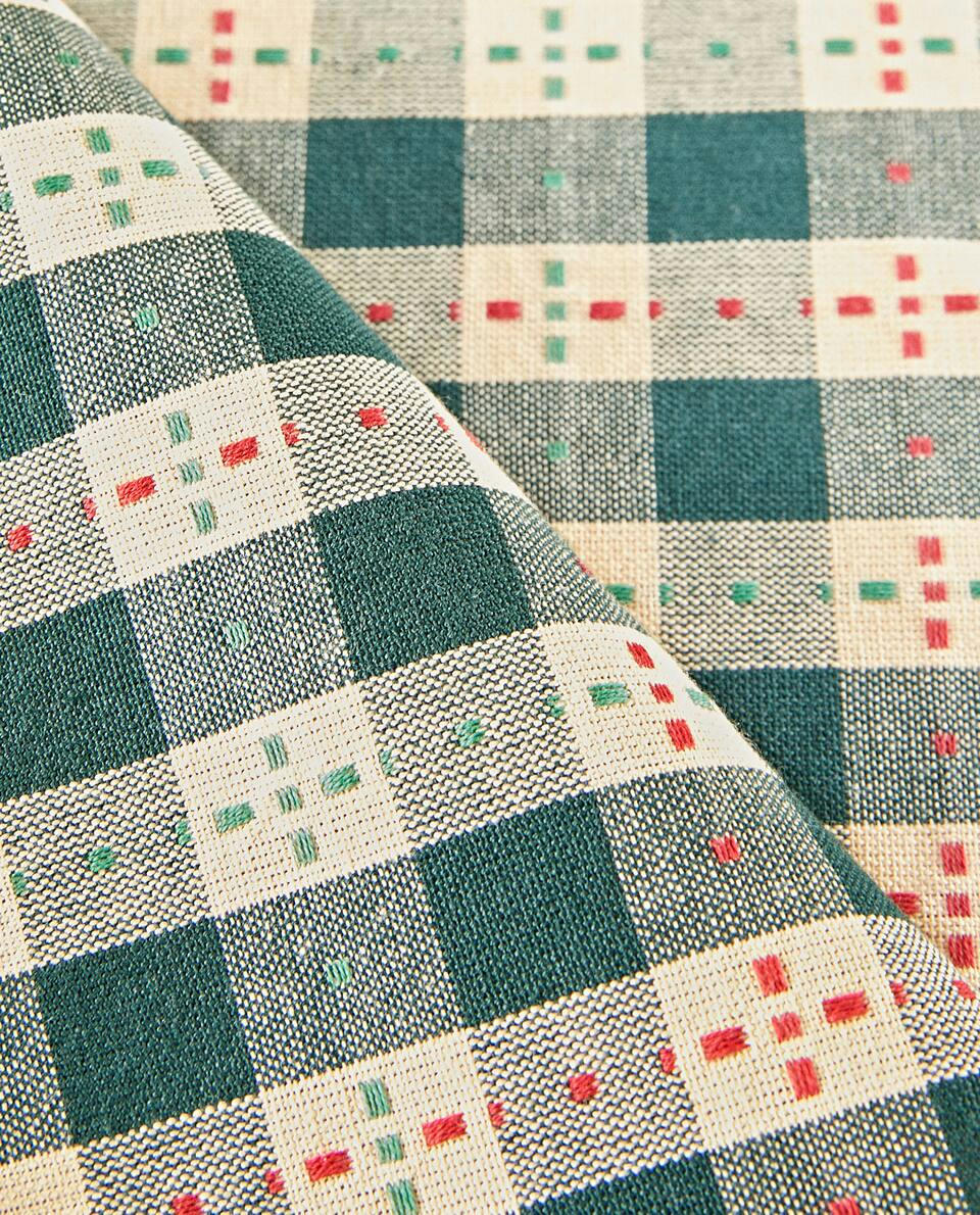 CHRISTMAS CHECK TABLECLOTH