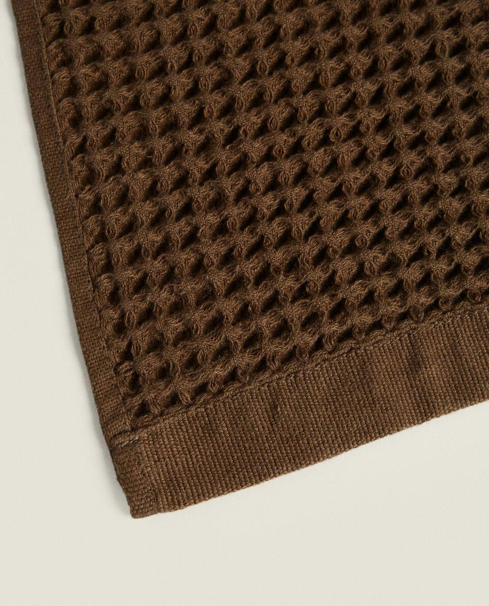 WAFFLE-KNIT COTTON TOWEL