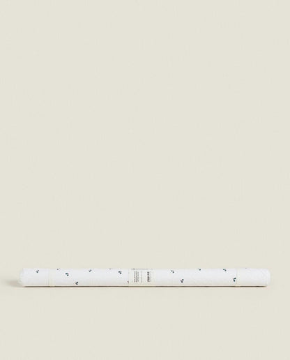 CHRISTMAS HOLLY GIFT WRAPPING PAPER