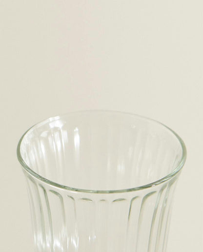RAISED DESIGN WINE GLASS